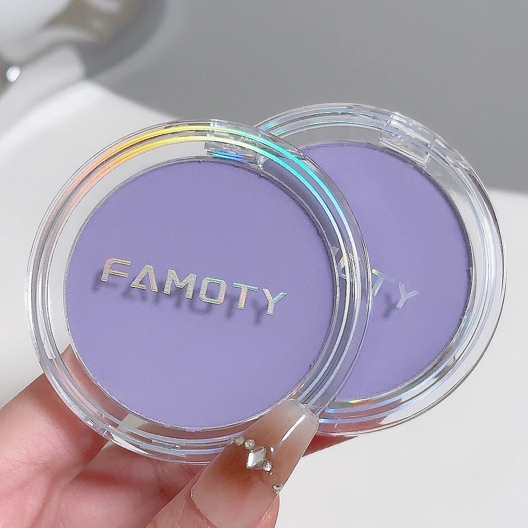 A savior for sensitive skin! Powder-free formula, natural extracts, gentle, non-irritating, sets makeup and nourishes skin, safe