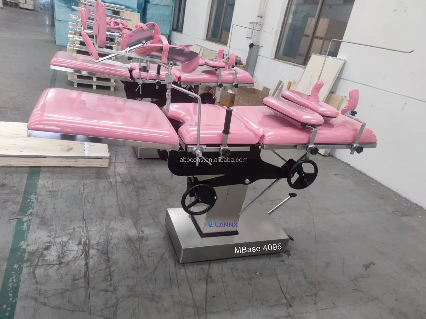 LANNX MBase 4095 Factory Price Hydraulic Operating Table Stainless Steel Medical Hospital Gynecological Surgery Operation Table